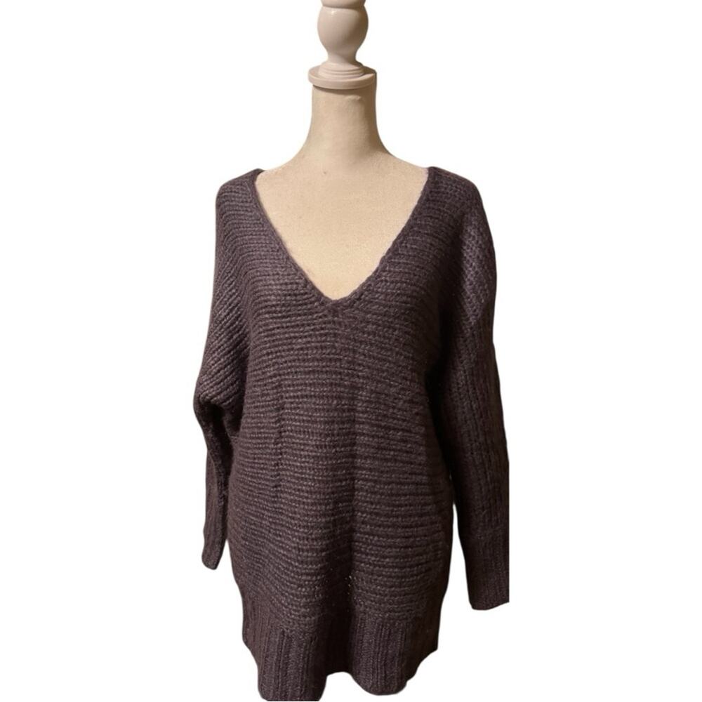 American Eagle Outfitters Women’s Deep V-Neck Sweater Sz L